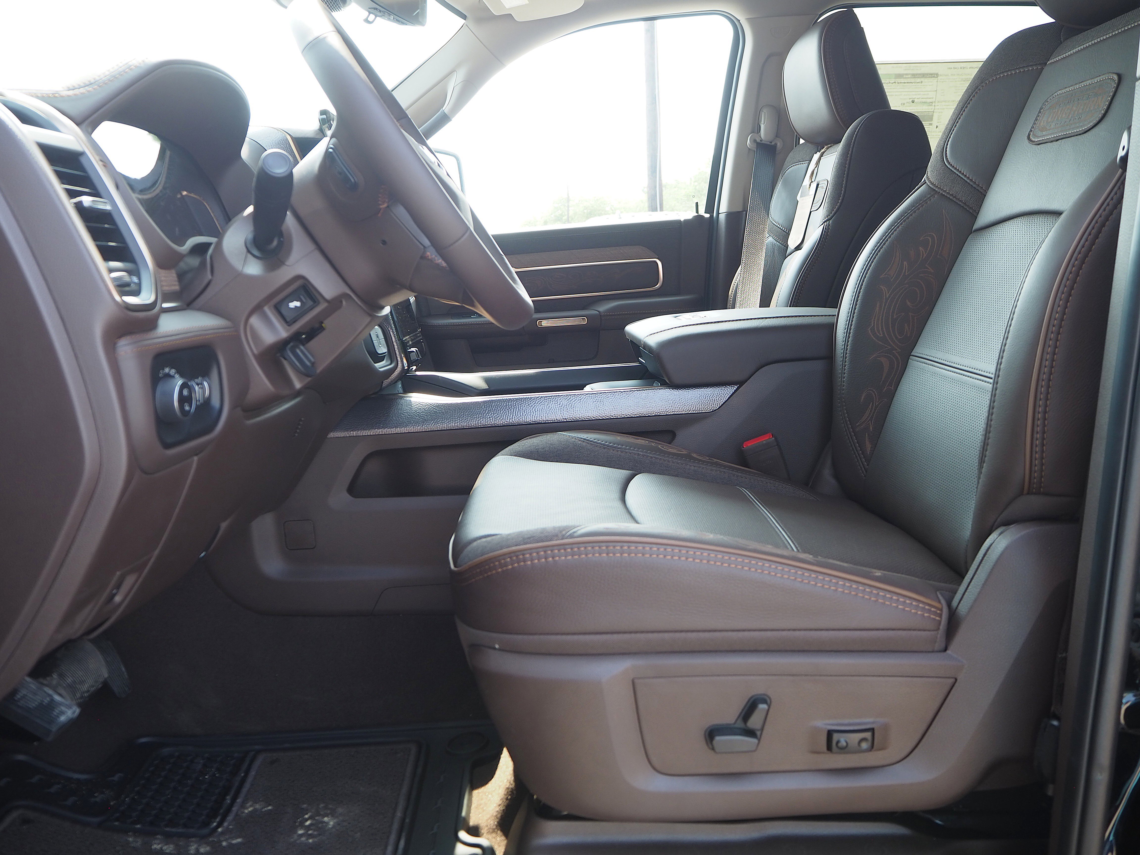 New 2025 RAM 2500 Limited AWD/4WD image 11