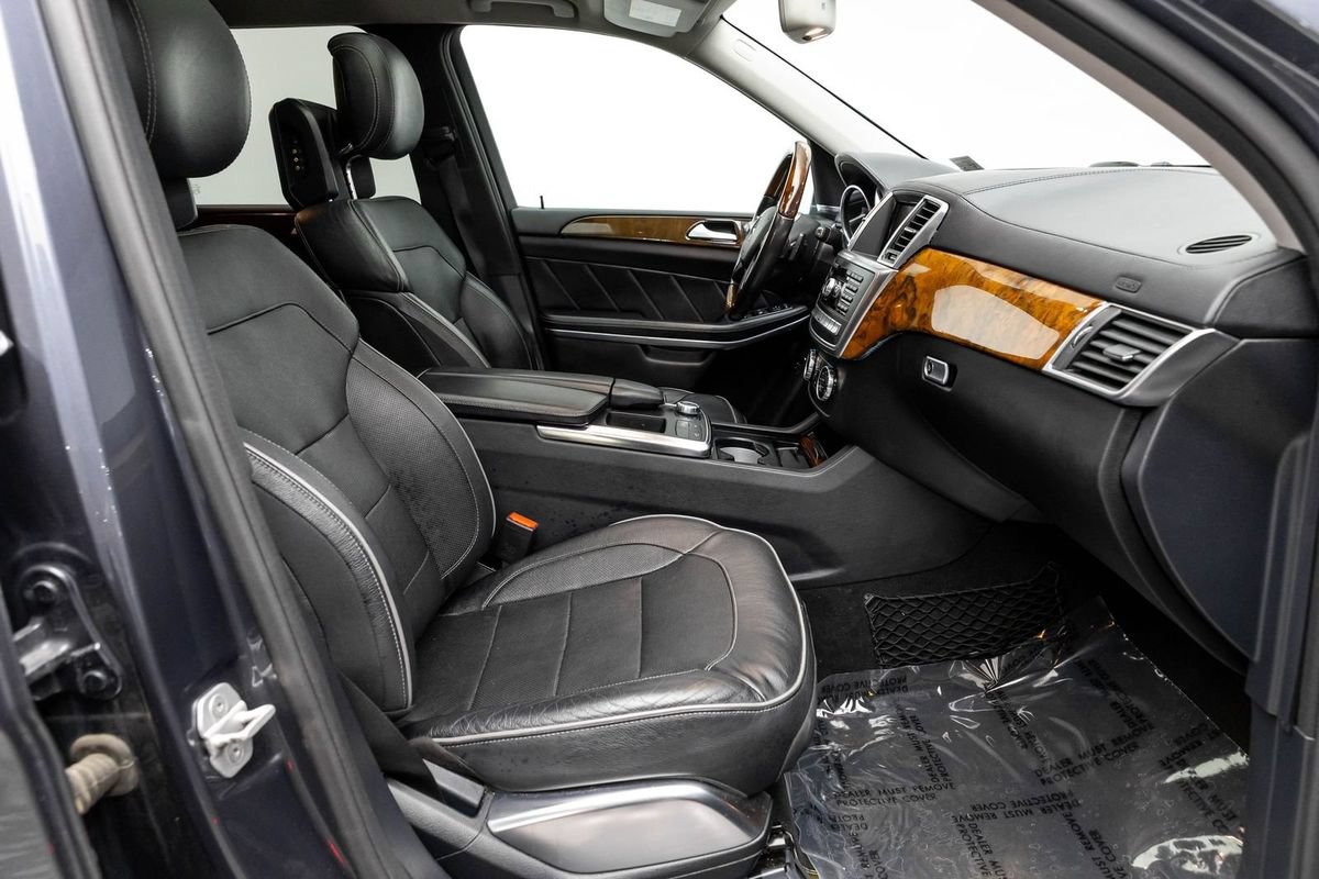 Used 2014 Mercedes-Benz GL 550 4MATIC image 13