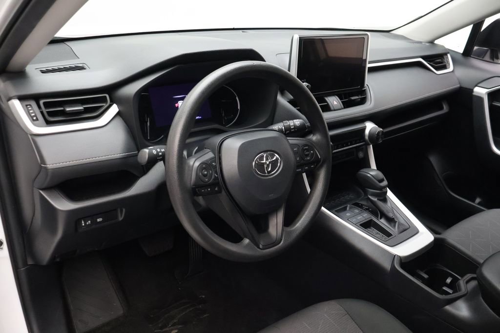Used 2024 Toyota RAV4 XLE FWD image 15