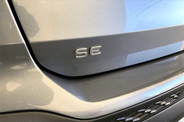 Certified 2025 Volkswagen Taos SE w/ Panoramic Sunroof Package image 8