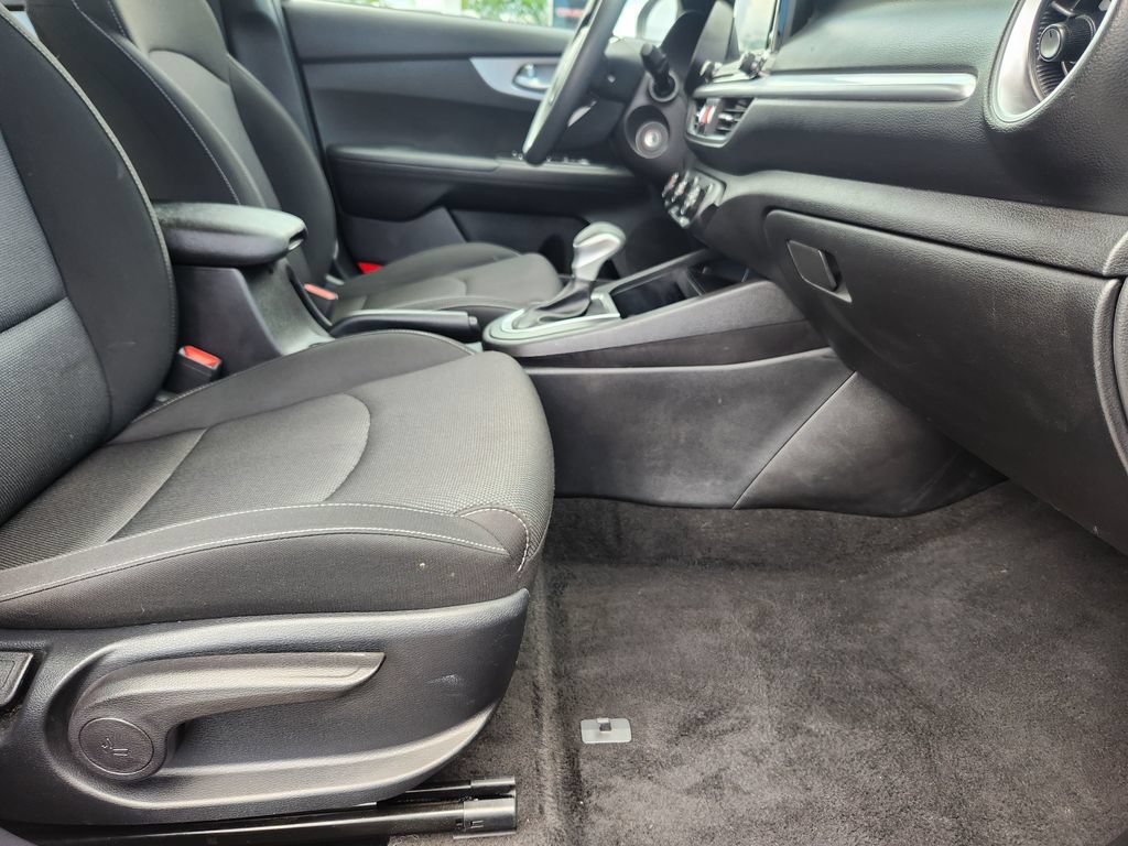 Certified 2023 Kia Forte LXS w/ LXS Technology Package FWD image 16