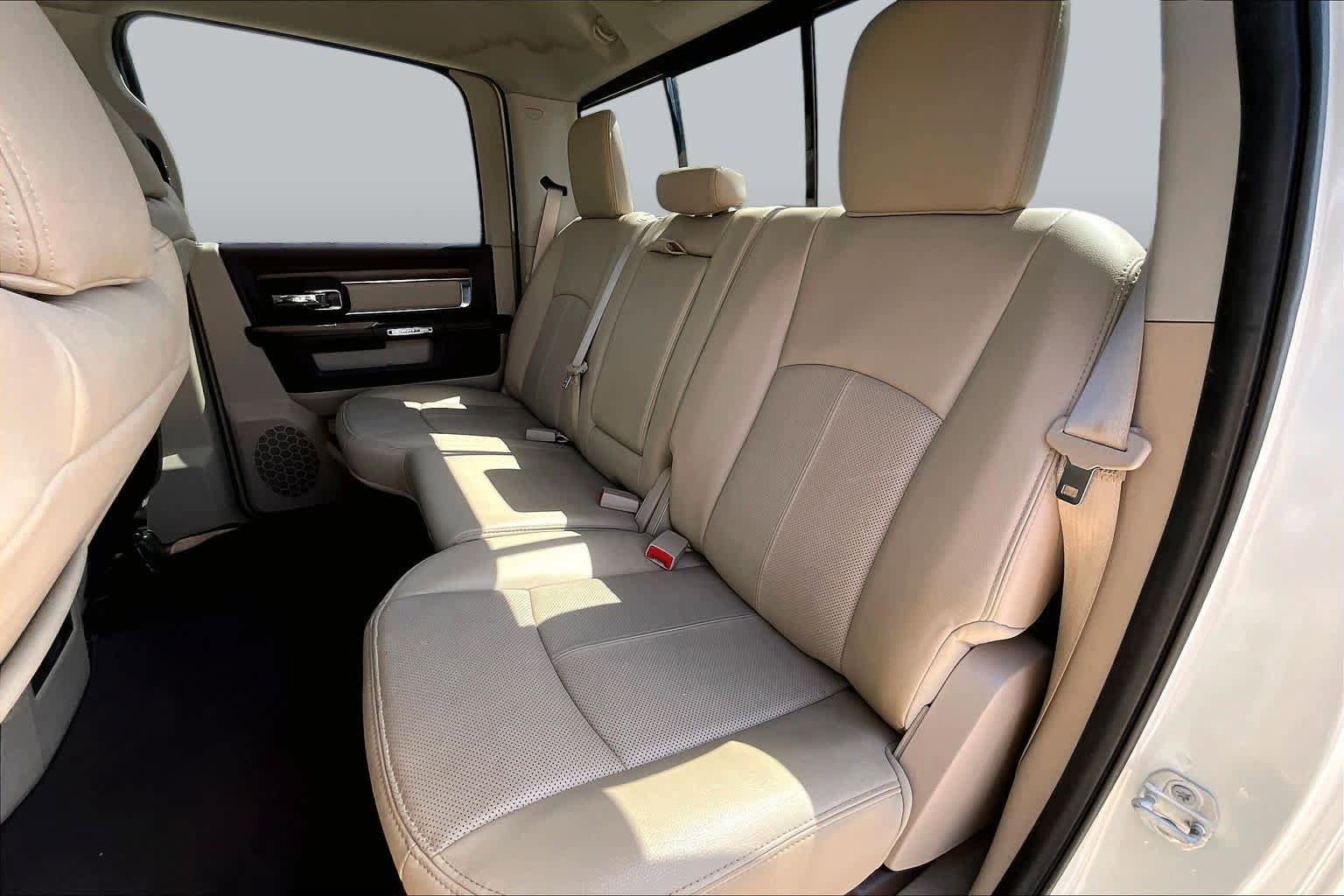 Used 2018 RAM 1500 Laramie w/ Convenience Group AWD/4WD image 21