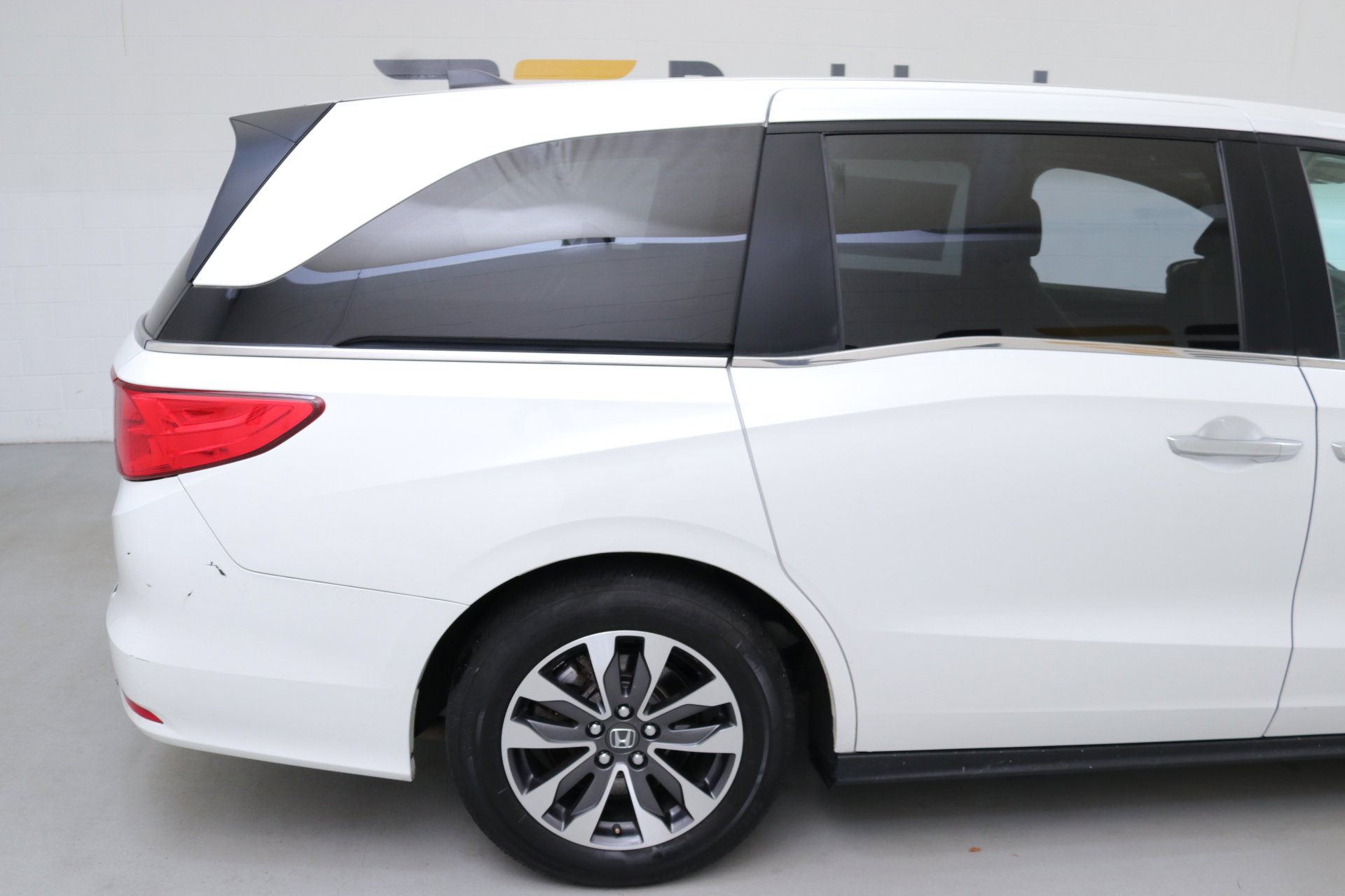 Used 2023 Honda Odyssey EX-L image 9