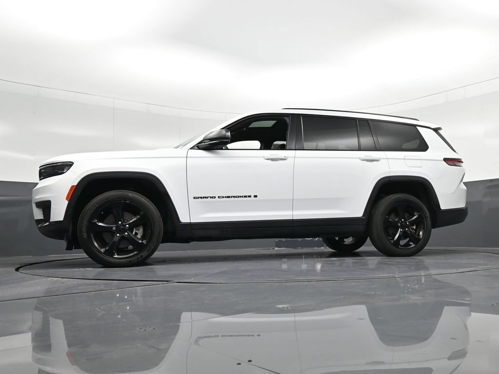 Used 2023 Jeep Grand Cherokee L Laredo RWD image 33