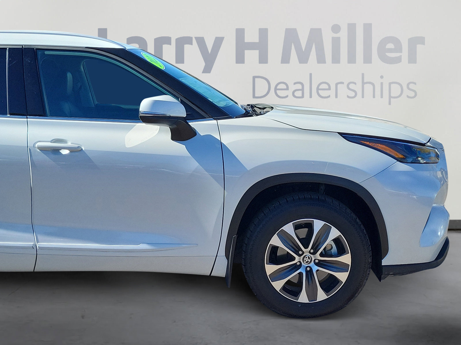 Used 2022 Toyota Highlander XLE image 8