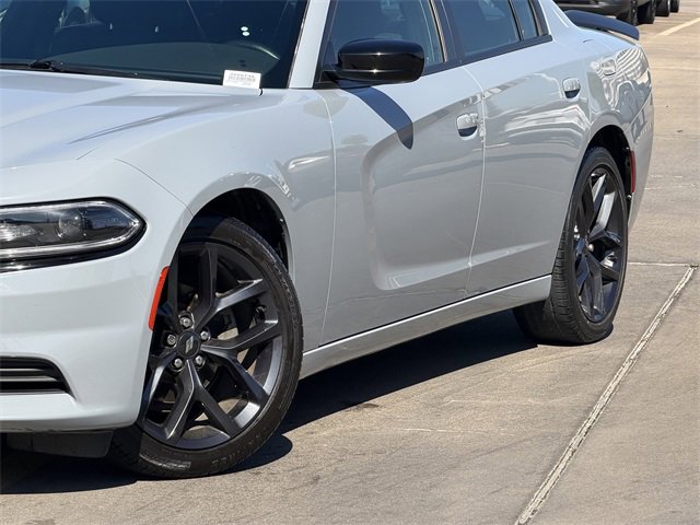 Used 2021 Dodge Charger SXT w/ Blacktop Package image 3