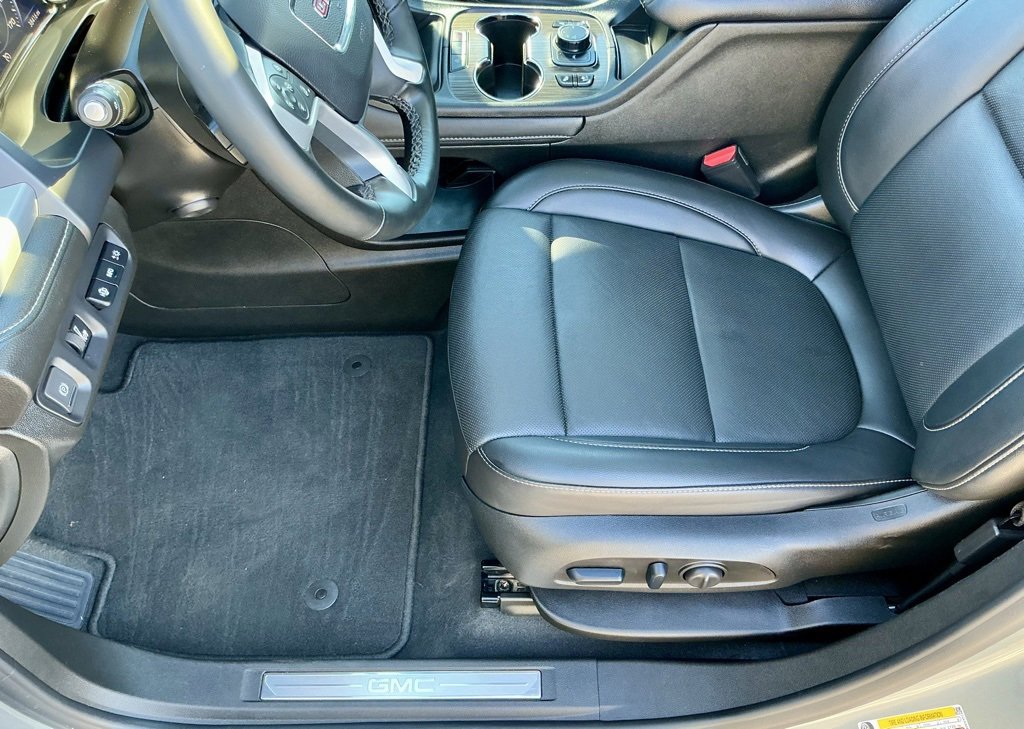 Used 2023 GMC Acadia SLT w/ Technology Package image 40