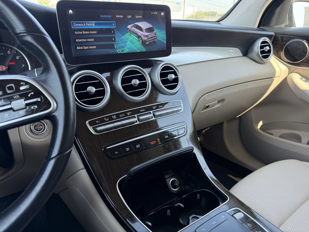 Used 2021 Mercedes-Benz GLC 300 image 15