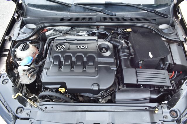 Used 2015 Volkswagen Jetta TDI SE FWD image 44