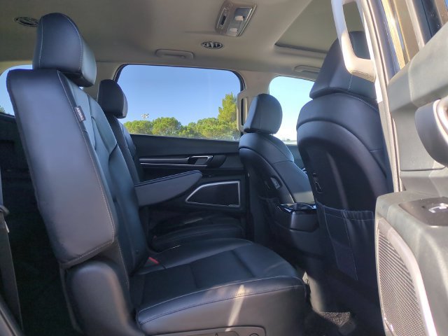 Used 2025 Kia Telluride S FWD image 36