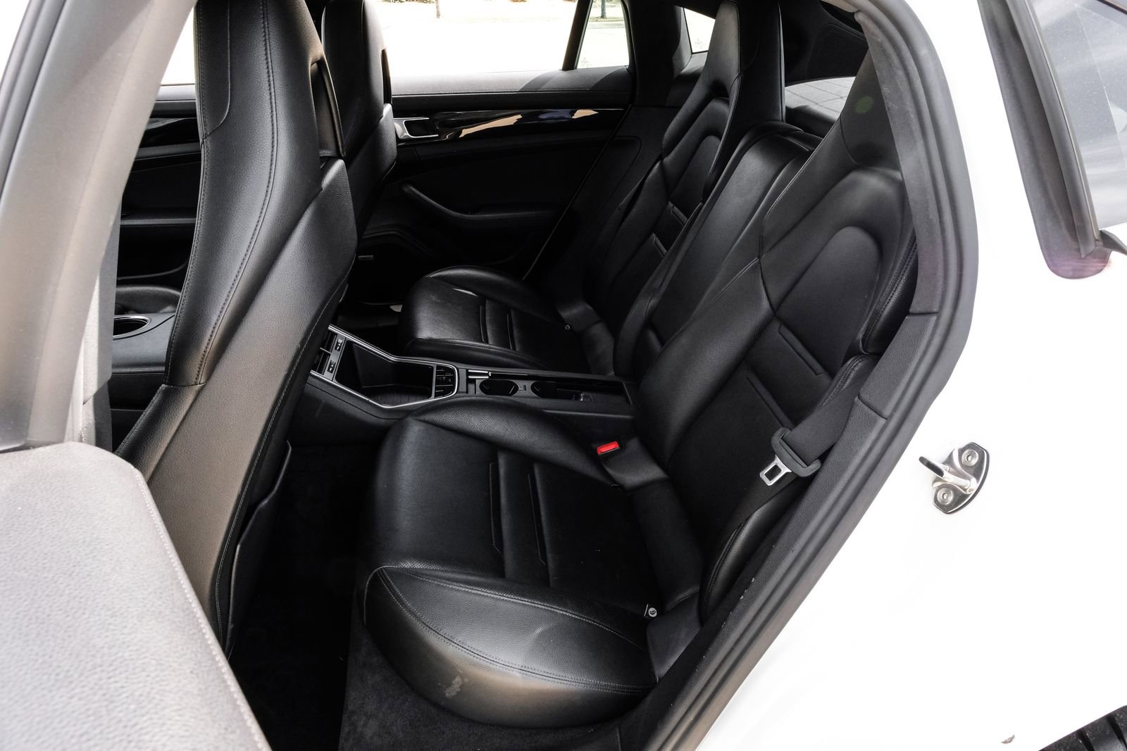 Used 2018 Porsche Panamera 4 AWD/4WD image 41