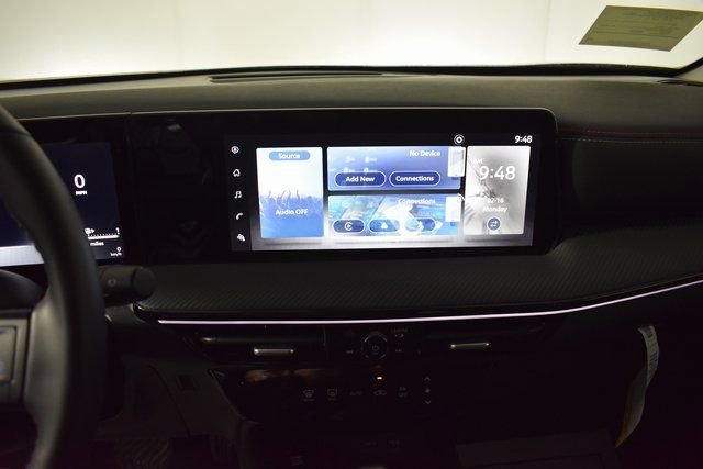 Certified 2025 Nissan Kicks SR image 17