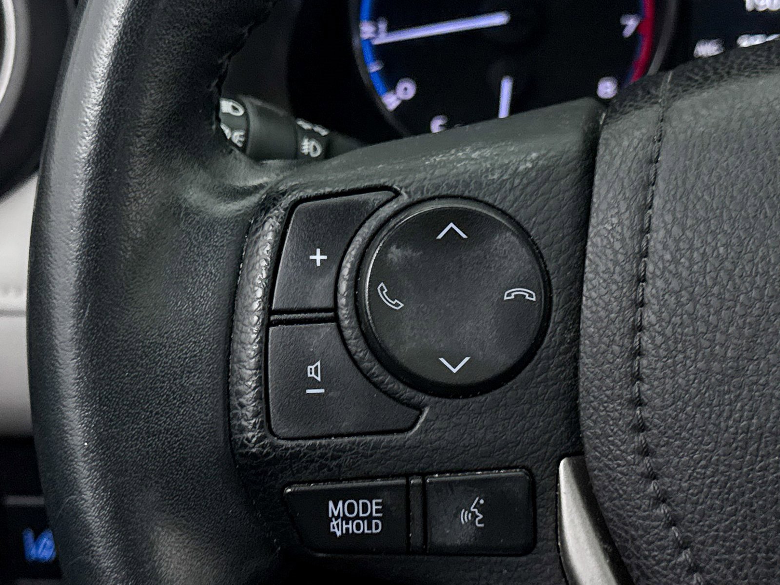 Used 2018 Toyota RAV4 Limited image 19