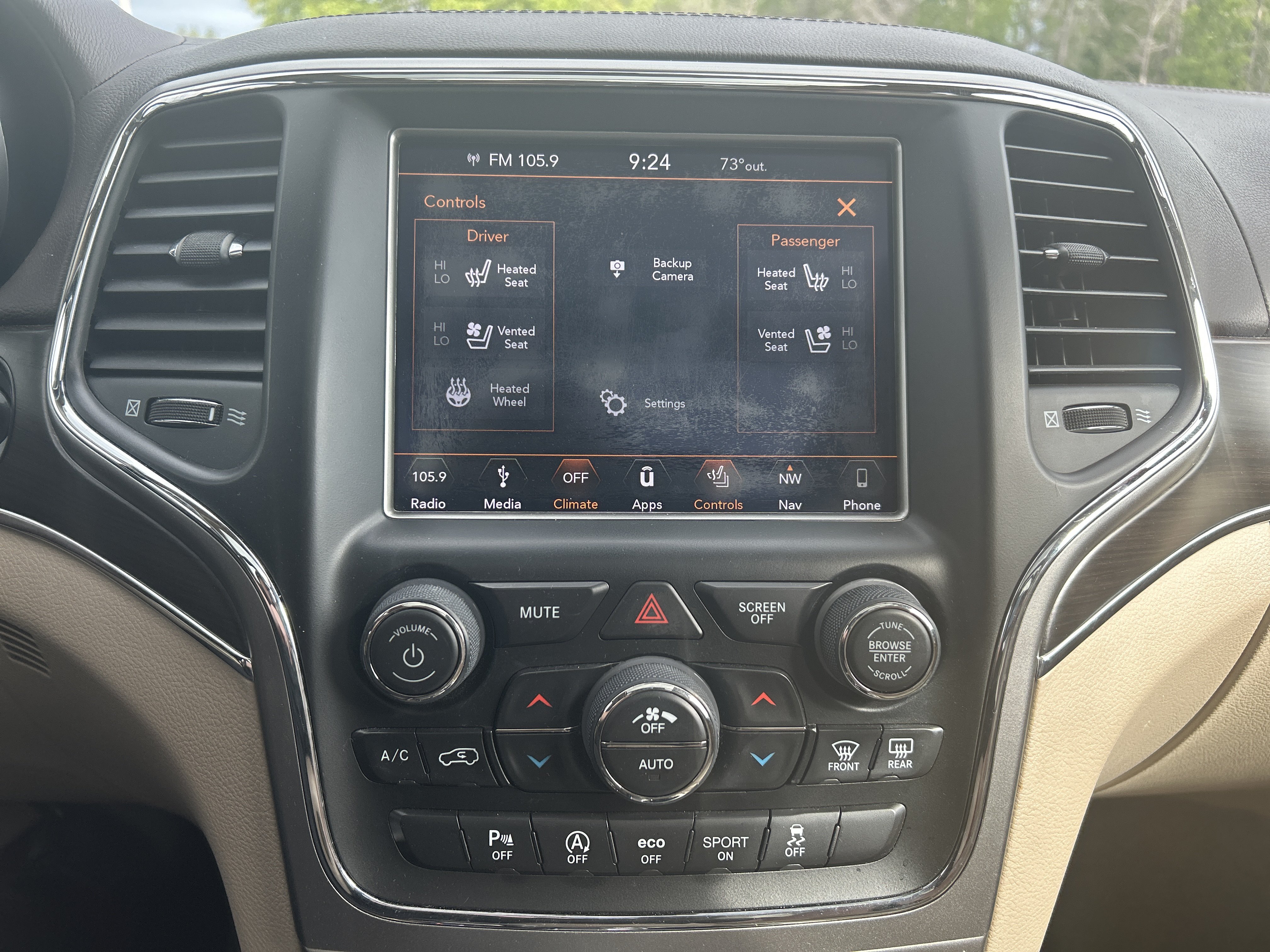 Used 2018 Jeep Grand Cherokee Overland AWD/4WD image 25