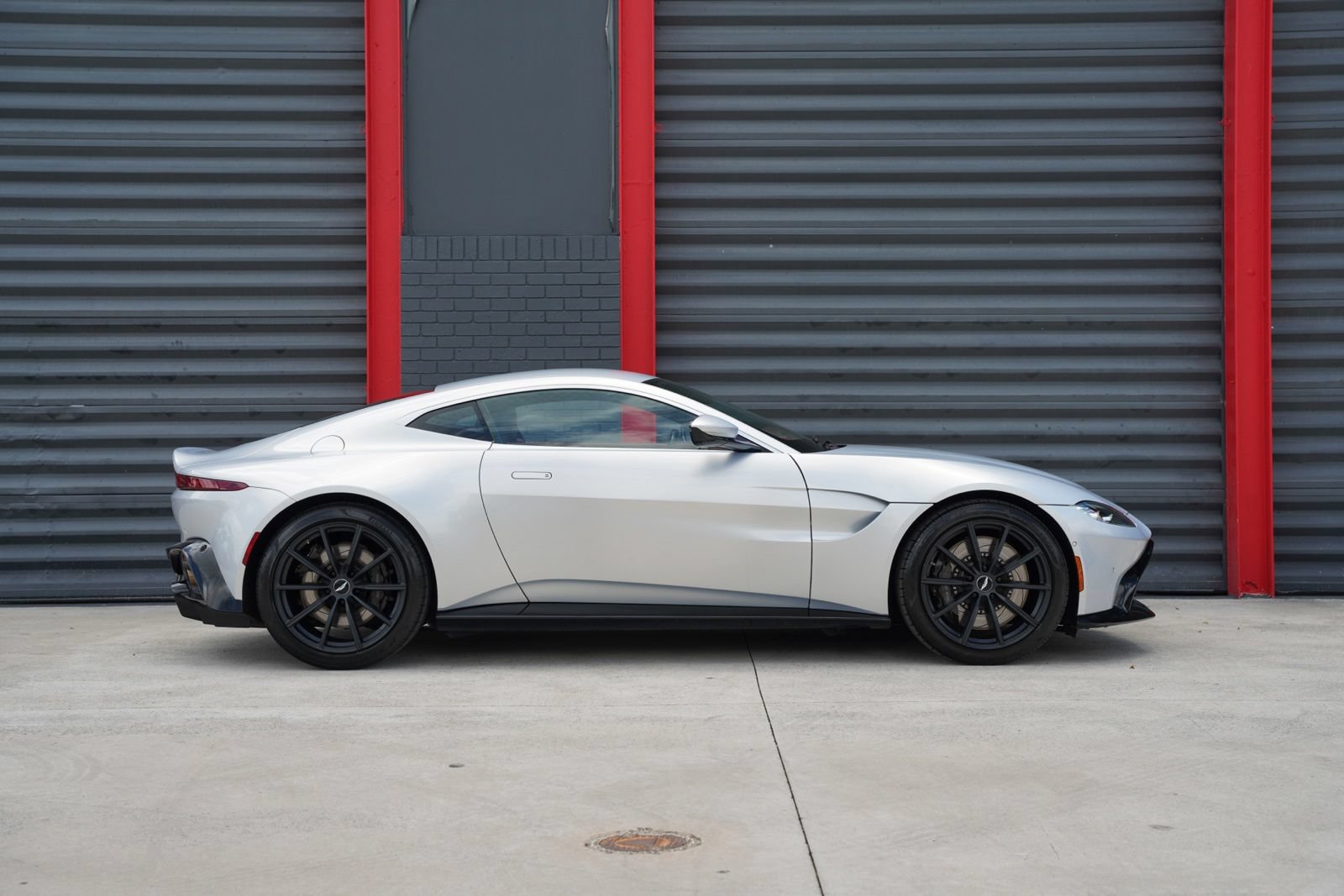 Used 2020 Aston Martin V8 Vantage Coupe RWD image 6