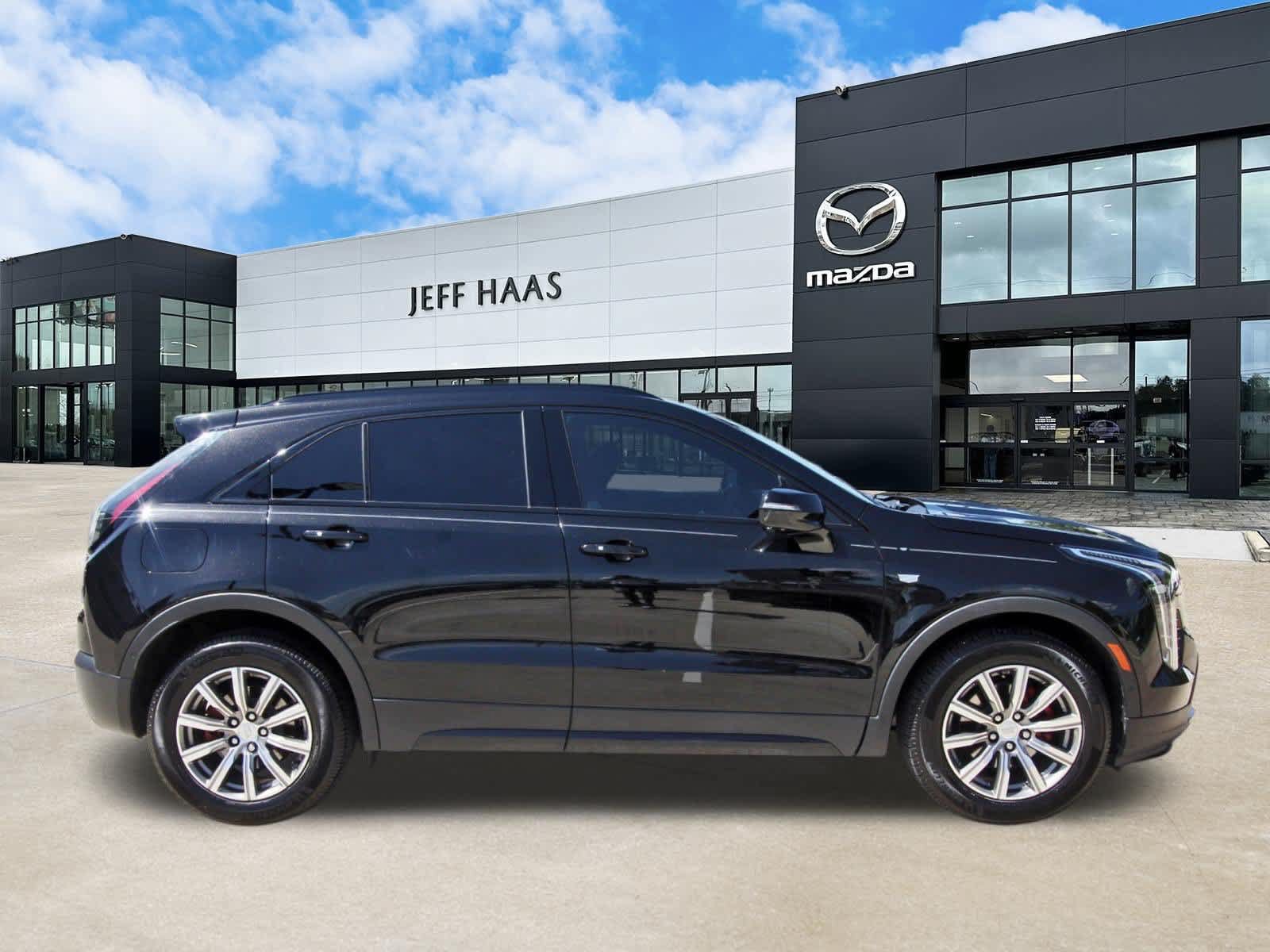 Used 2021 Cadillac XT4 Sport w/ Enhanced Visibility Package FWD image 5