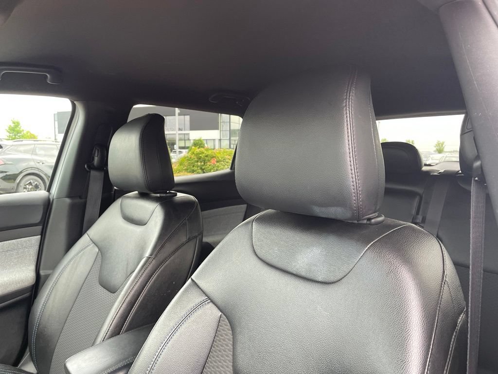 Used 2024 Jeep Compass Latitude AWD/4WD image 23