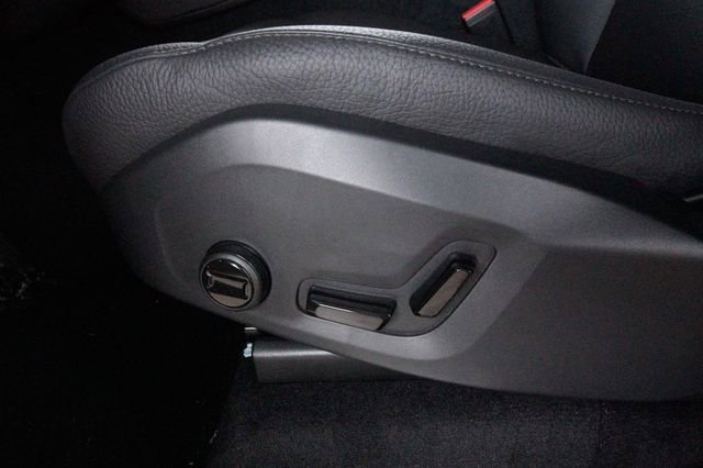 Certified 2025 Volvo XC90 B6 Plus w/ Protection Package Premier image 18