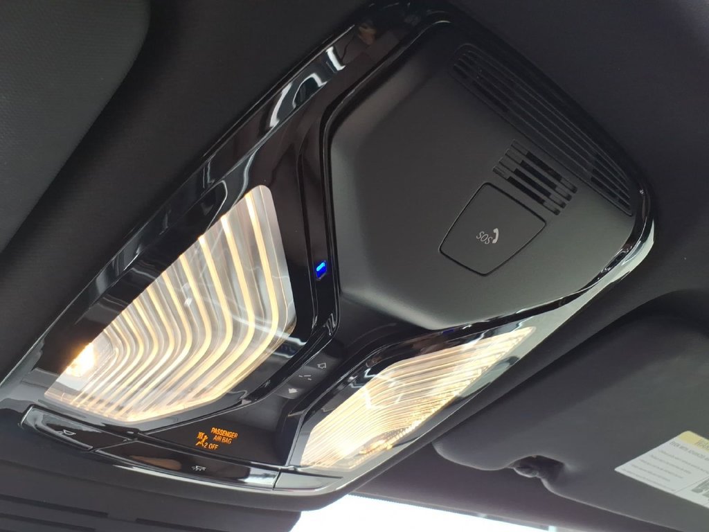 Used 2025 BMW X5 xDrive50e AWD/4WD image 23