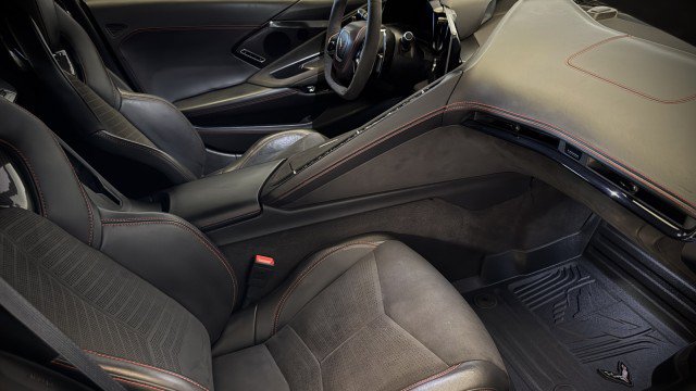 Used 2024 Chevrolet Corvette Stingray Premium Cpe w/ Z51 Performance Package RWD image 10