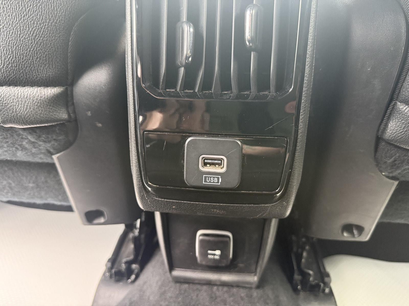 Used 2025 Jeep Compass Latitude AWD/4WD image 17