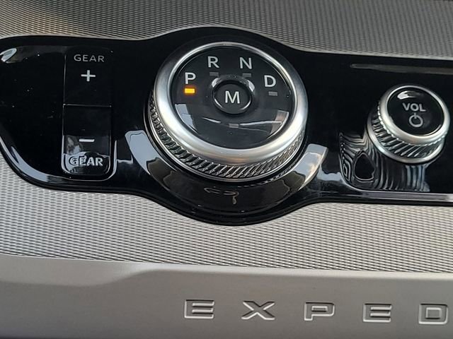 New 2025 Ford Expedition Active image 16