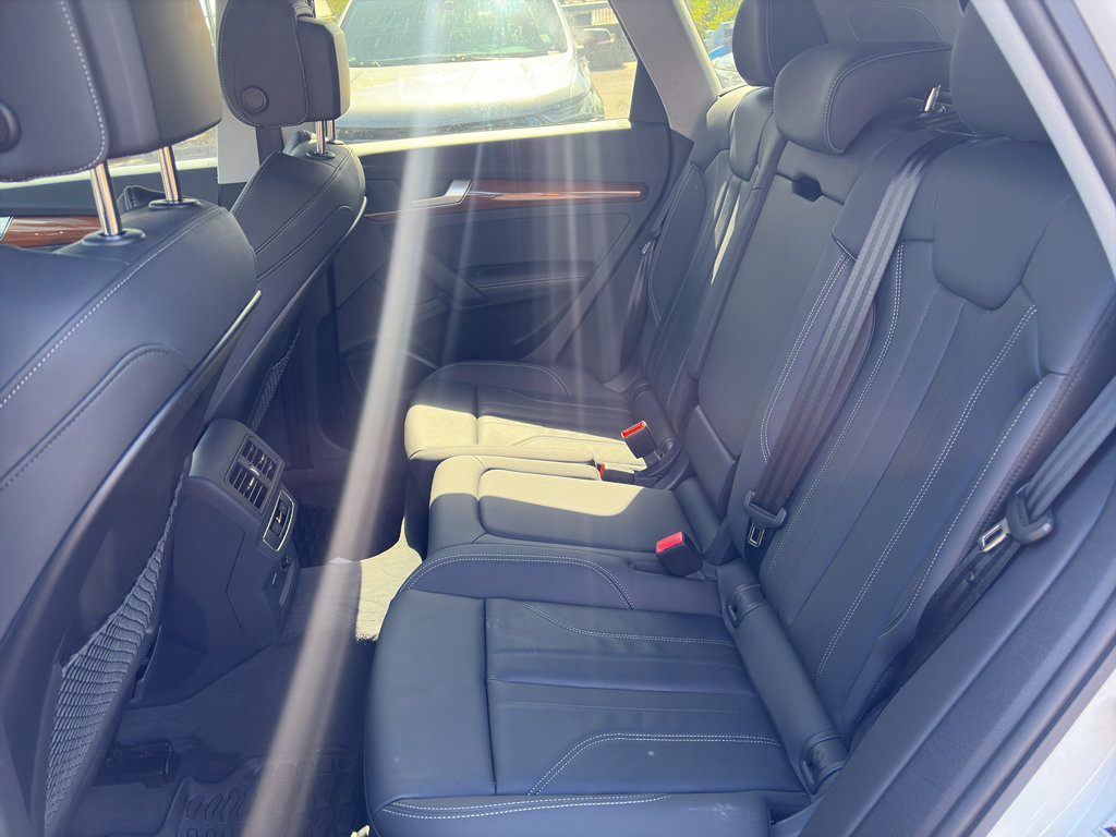 Used 2024 Audi Q5 e Premium Plus w/ Premium Plus Package AWD/4WD image 9