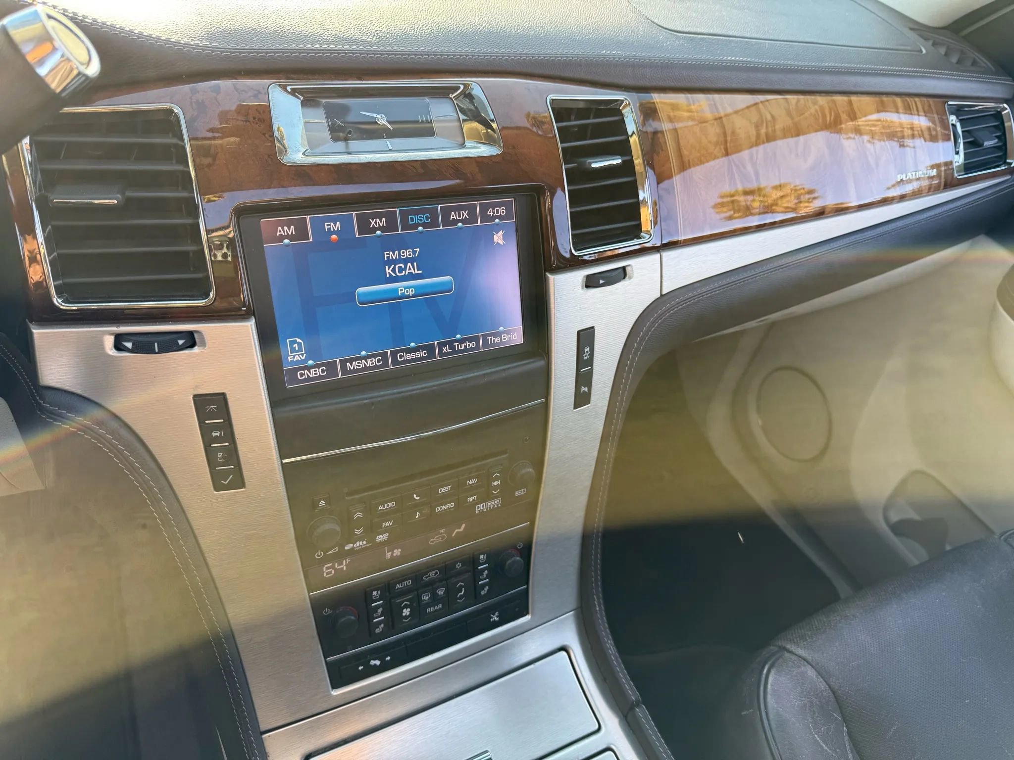 Used 2013 Cadillac Escalade Platinum image 16