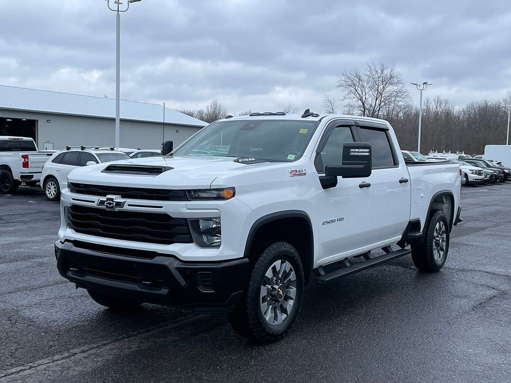 Used 2025 Chevrolet Silverado 2500 Custom w/ Custom Value Package image 8
