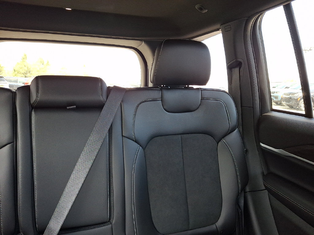 New 2026 Jeep Grand Cherokee Altitude AWD/4WD image 15