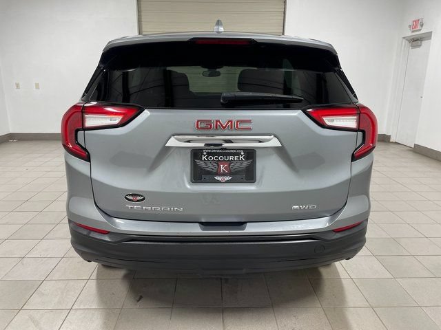 Used 2024 GMC Terrain SLE AWD/4WD image 5