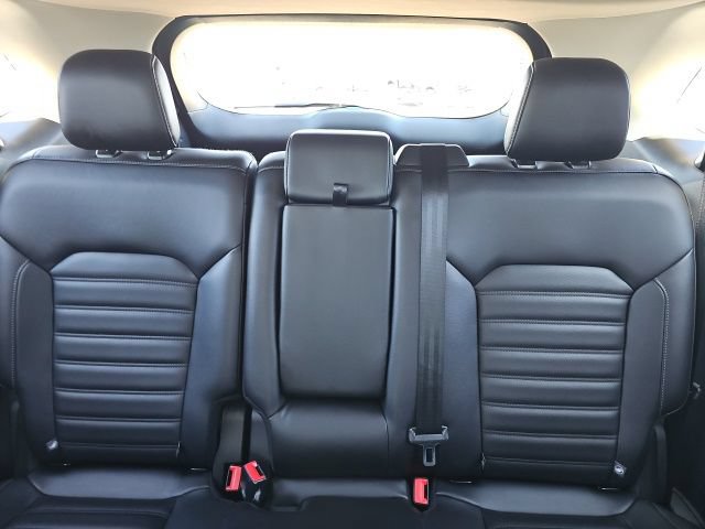 Used 2019 Ford Edge SEL w/ Equipment Group 201A AWD/4WD image 16