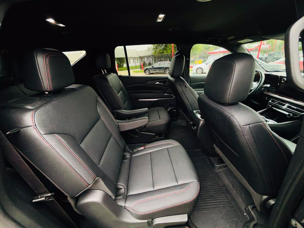 Used 2025 Chevrolet Traverse Z71 w/ Enhanced Driving Package AWD/4WD image 38