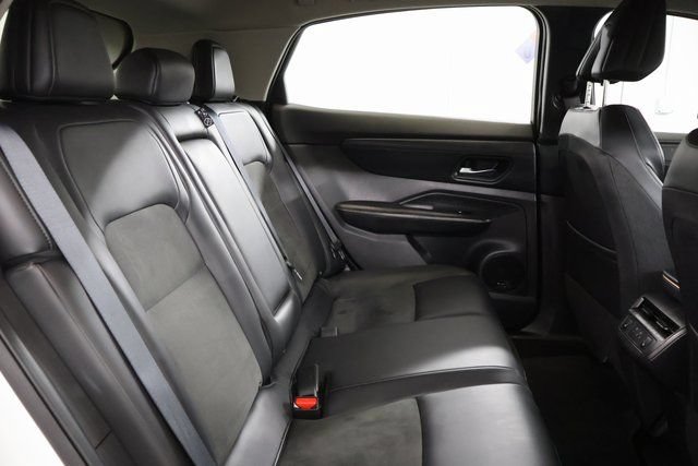 Used 2024 Nissan Ariya FWD image 31