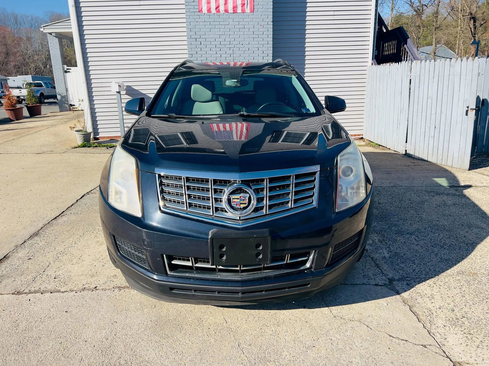 Used 2015 Cadillac SRX FWD image 2