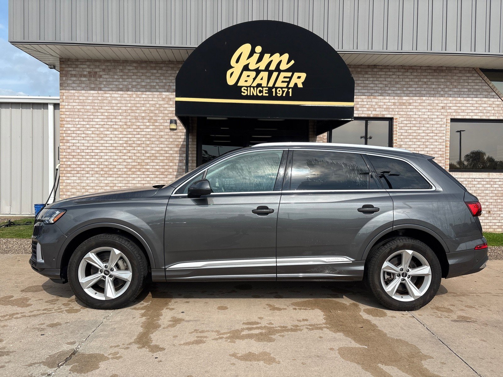 Used 2024 Audi Q7 Premium Plus image 2