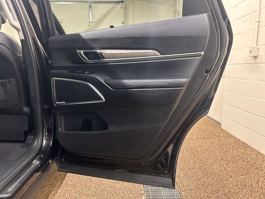 Used 2020 Kia Telluride SX w/ SX Prestige Package AWD/4WD image 17