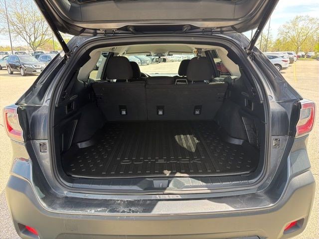 Used 2024 Subaru Outback Premium image 15