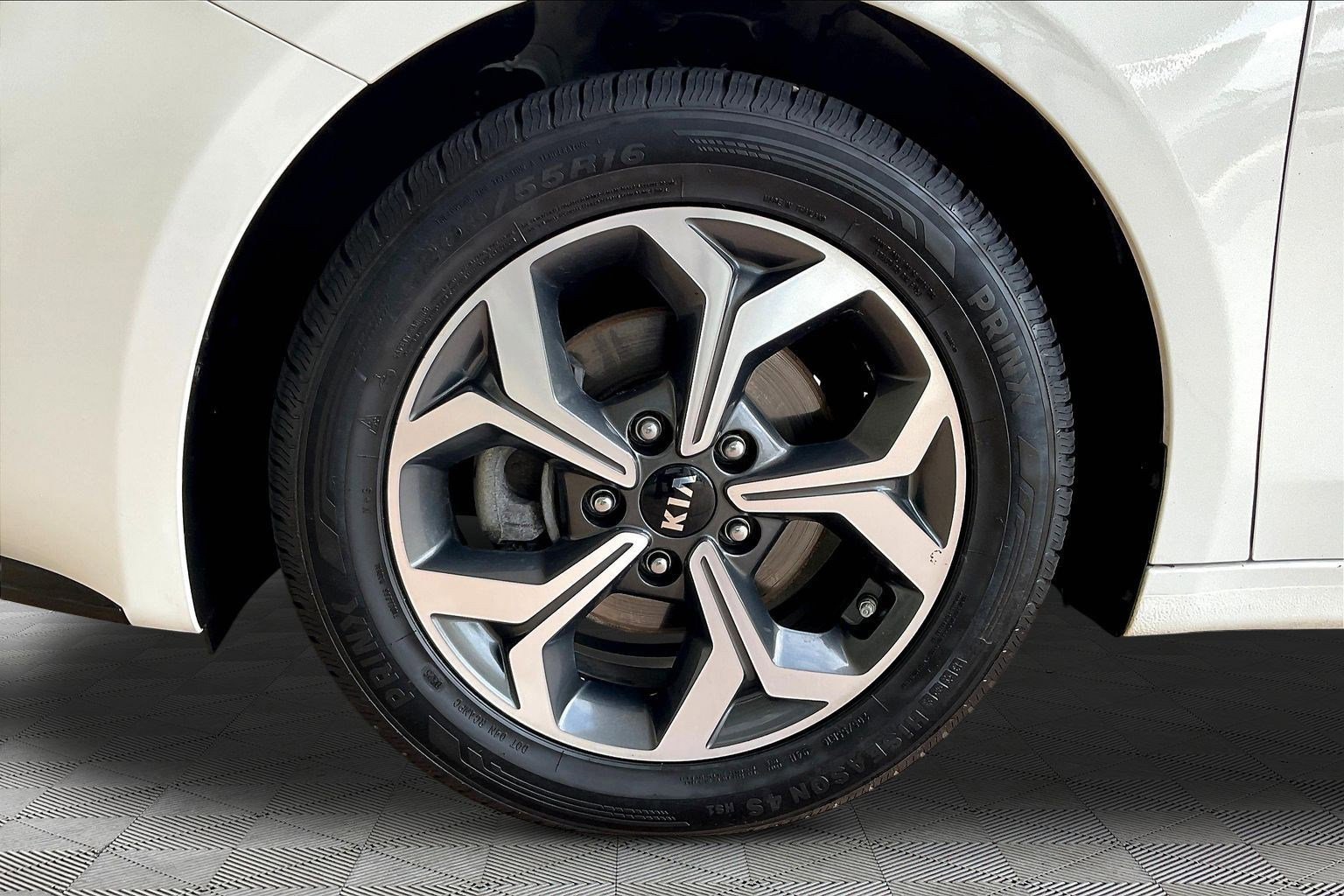 Used 2020 Kia Forte LXS FWD image 30