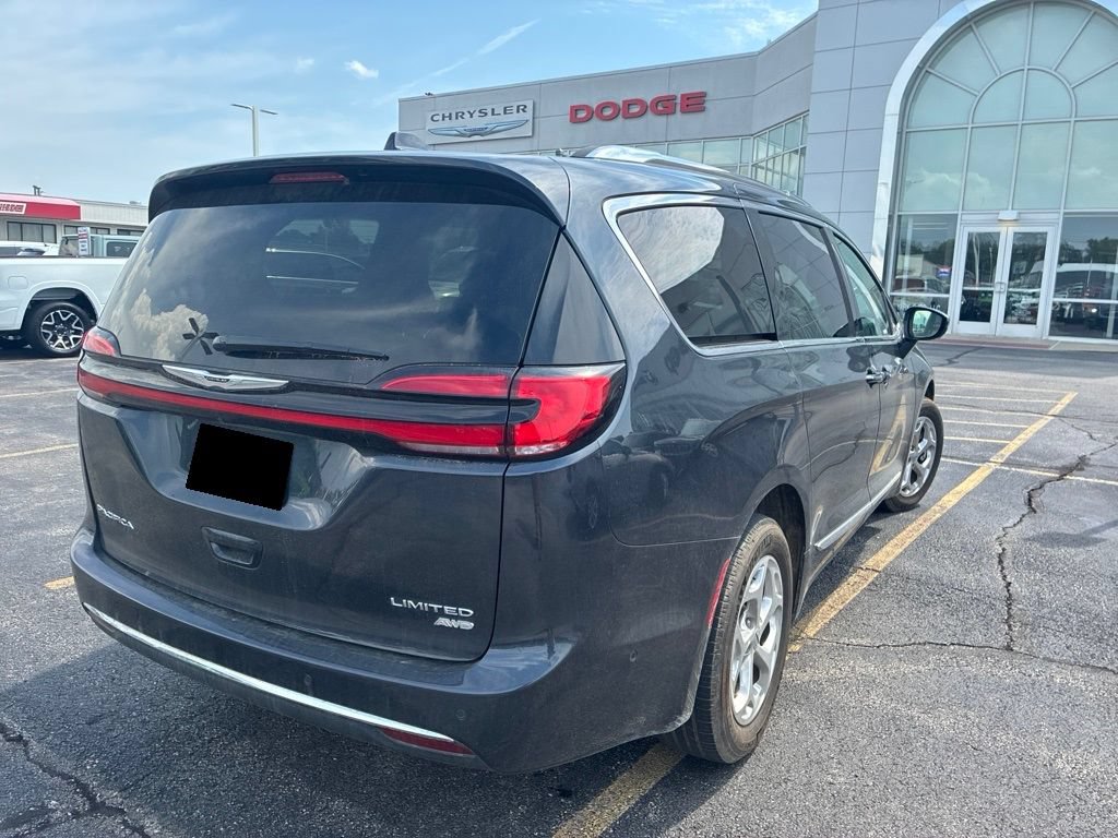 Used 2021 Chrysler Pacifica Limited w/ Premium & Safety Sphere Group AWD/4WD image 4