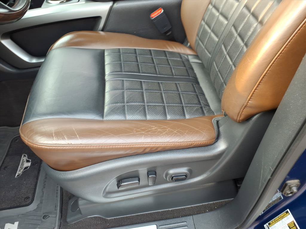 Used 2019 Nissan Titan Platinum Reserve AWD/4WD image 24