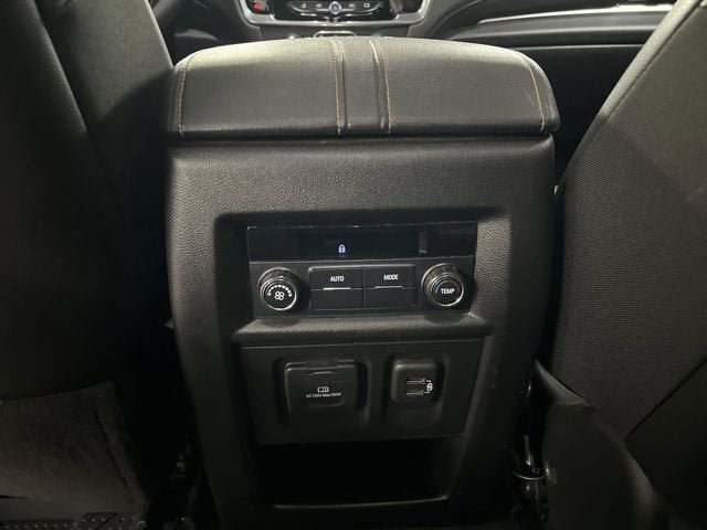 Certified 2020 Chevrolet Traverse LT w/ LT Premium Package AWD/4WD image 22