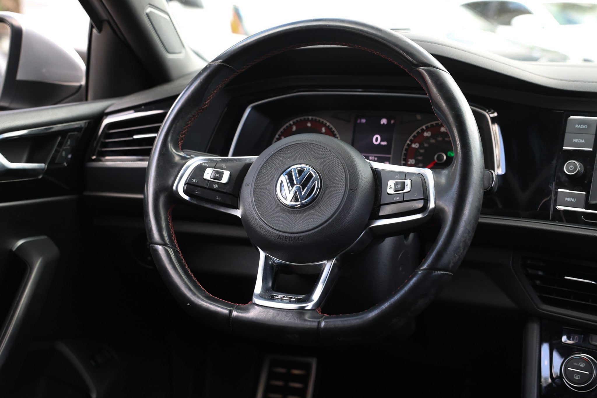 Used 2020 Volkswagen Jetta GLI FWD image 31