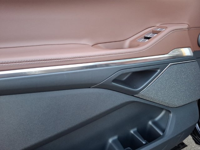 New 2027 Lincoln Navigator Reserve AWD/4WD image 10