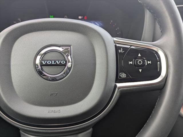 Used 2023 Volvo XC60 B5 Plus w/ Protection Package Premier image 14