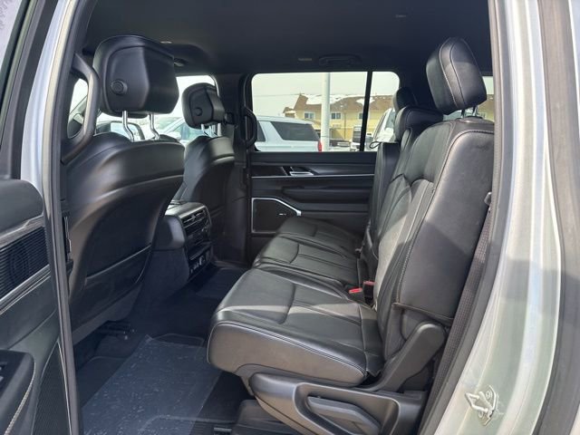 Used 2024 Jeep Wagoneer L Series II w/ Flexible Seating Group image 38