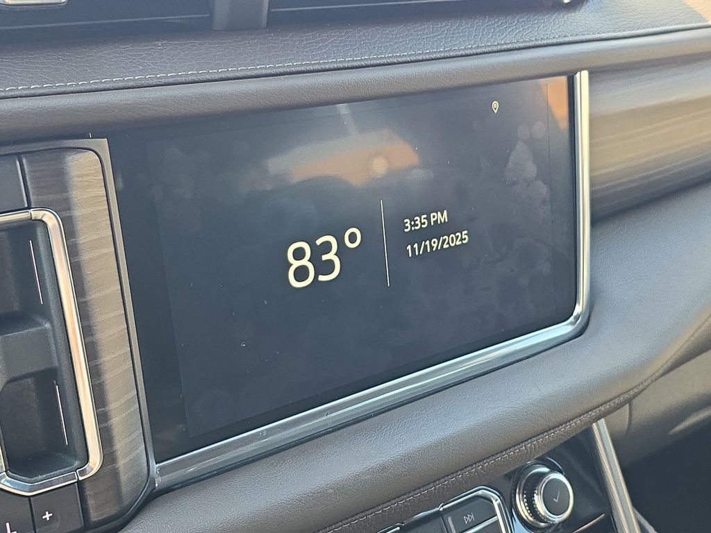 Used 2022 GMC Yukon XL Denali w/ Denali Premium Package image 27