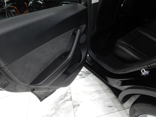 Used 2024 Tesla Model Y Long Range image 35