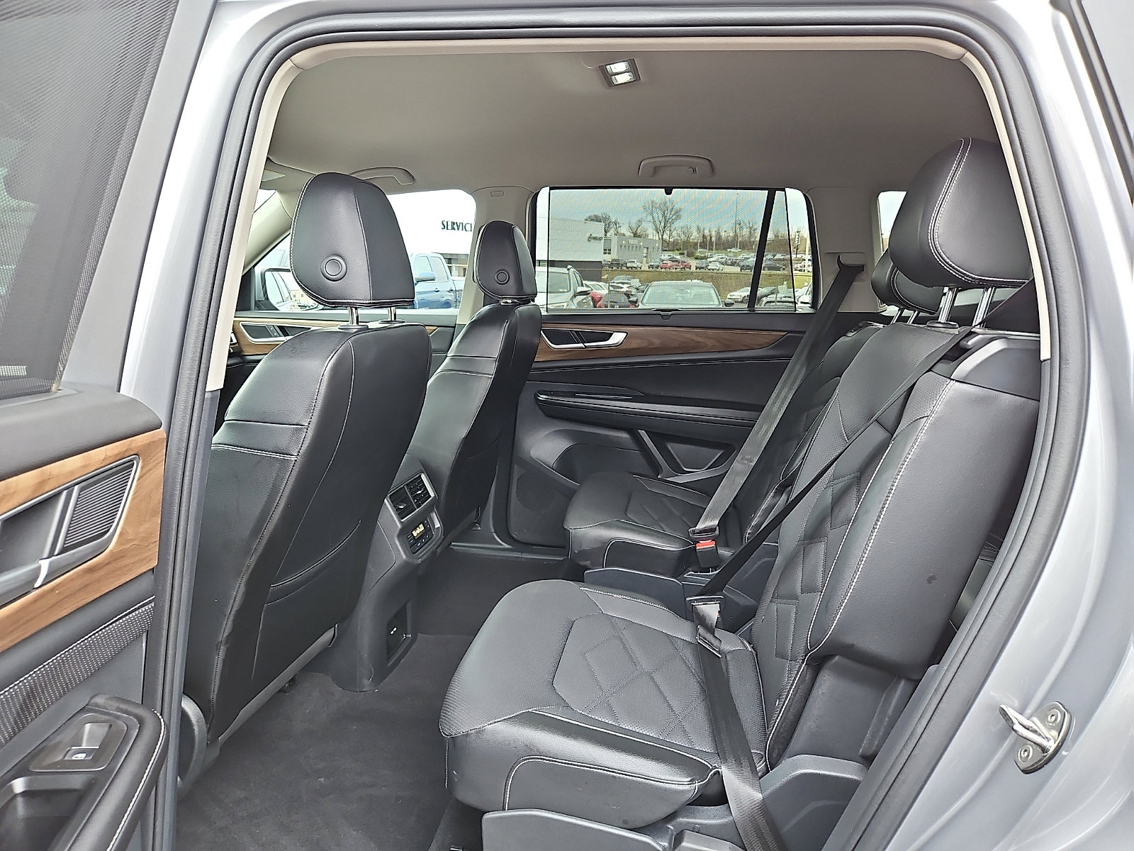 Used 2024 Volkswagen Atlas SE image 10