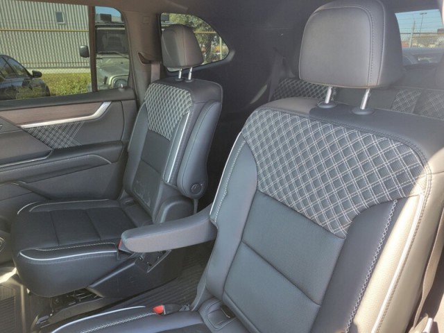 Used 2024 GMC Acadia Denali image 28